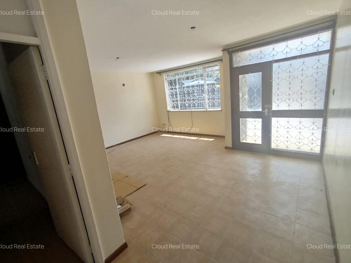 4 Bed House with Garden in South C - 11