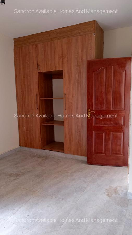 1 Bed House with En Suite in Lavington - 2