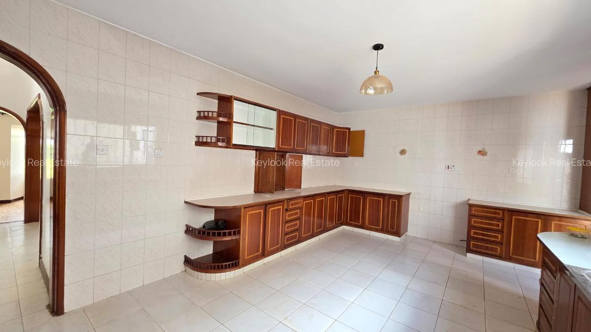 4 Bed Townhouse with En Suite at Lavington Green - 5
