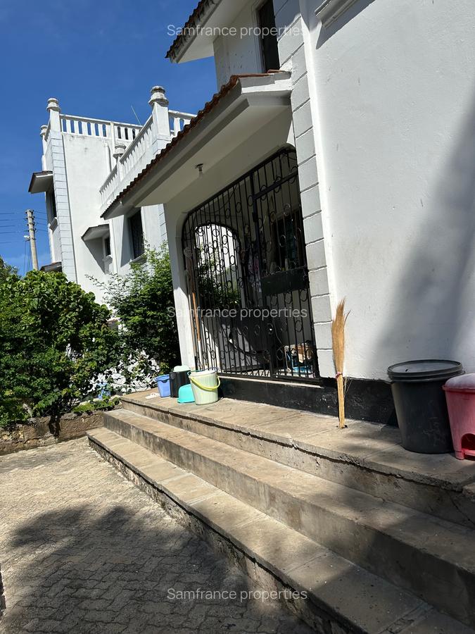 4 Bed Townhouse with En Suite at Links Road - 9