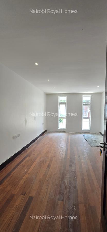 5 Bed House with En Suite at Runda Road - 10