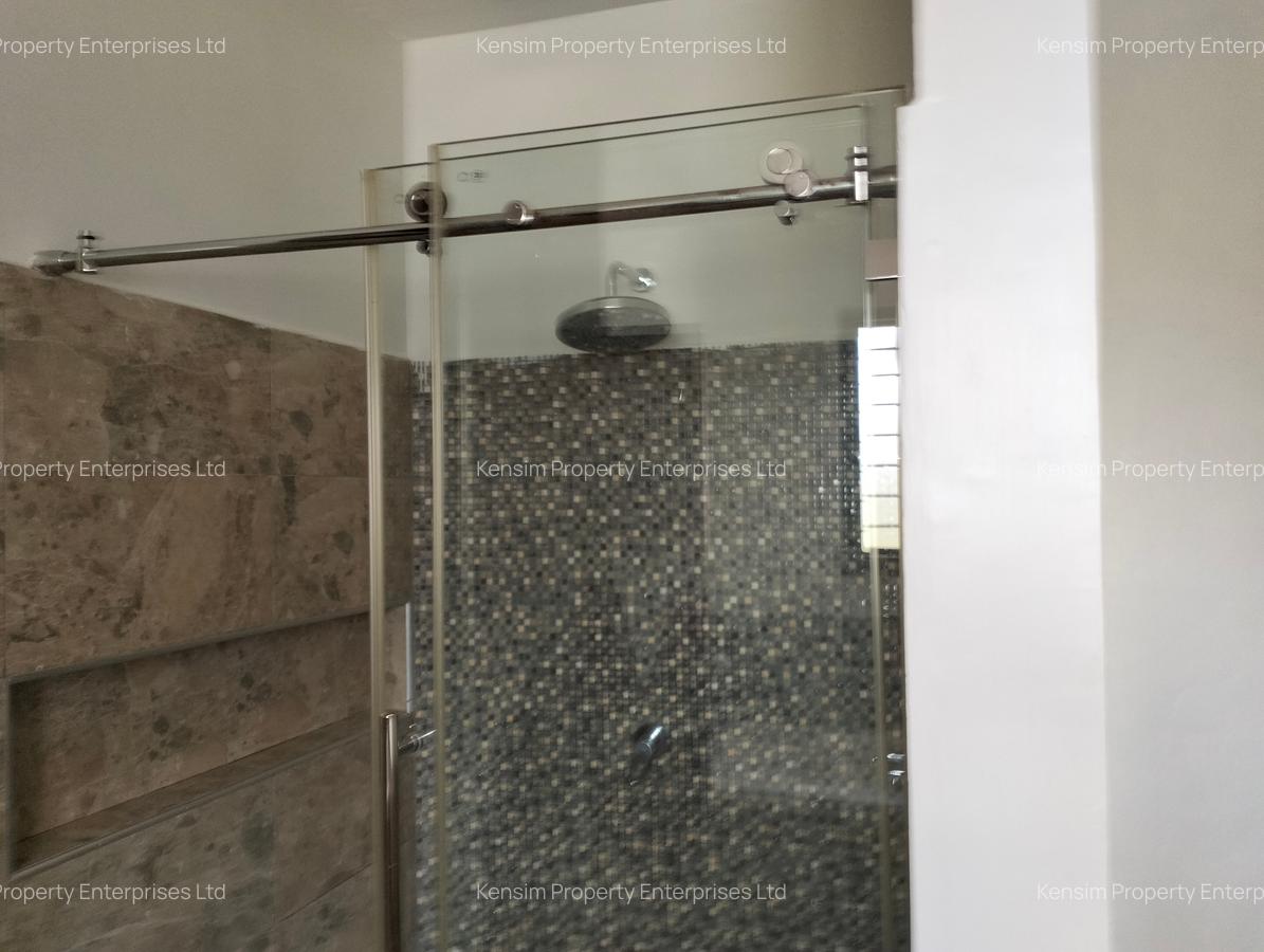 5 Bed Townhouse with En Suite in Lavington - 17