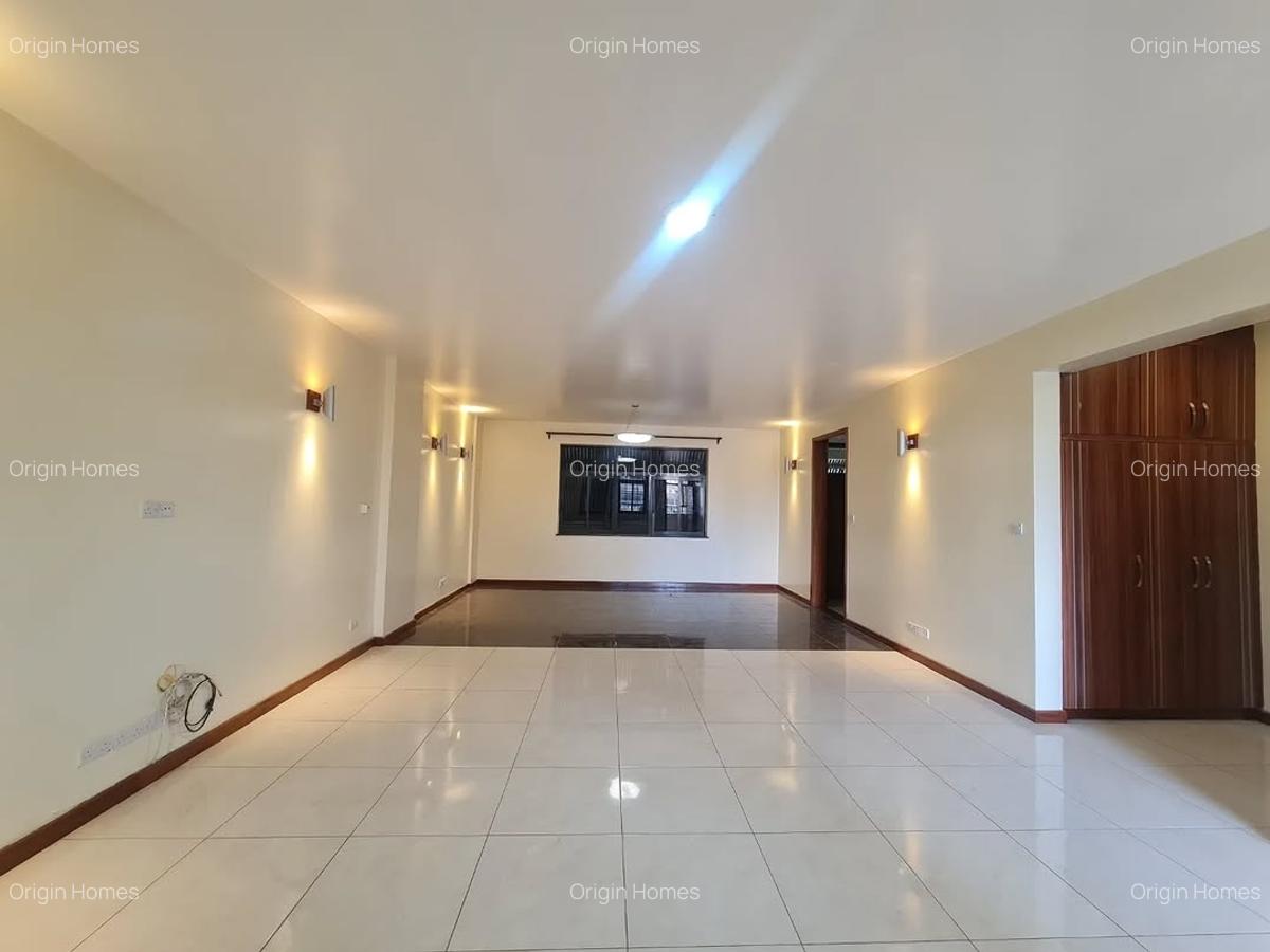 3 Bed Apartment with En Suite at Parkland - 15