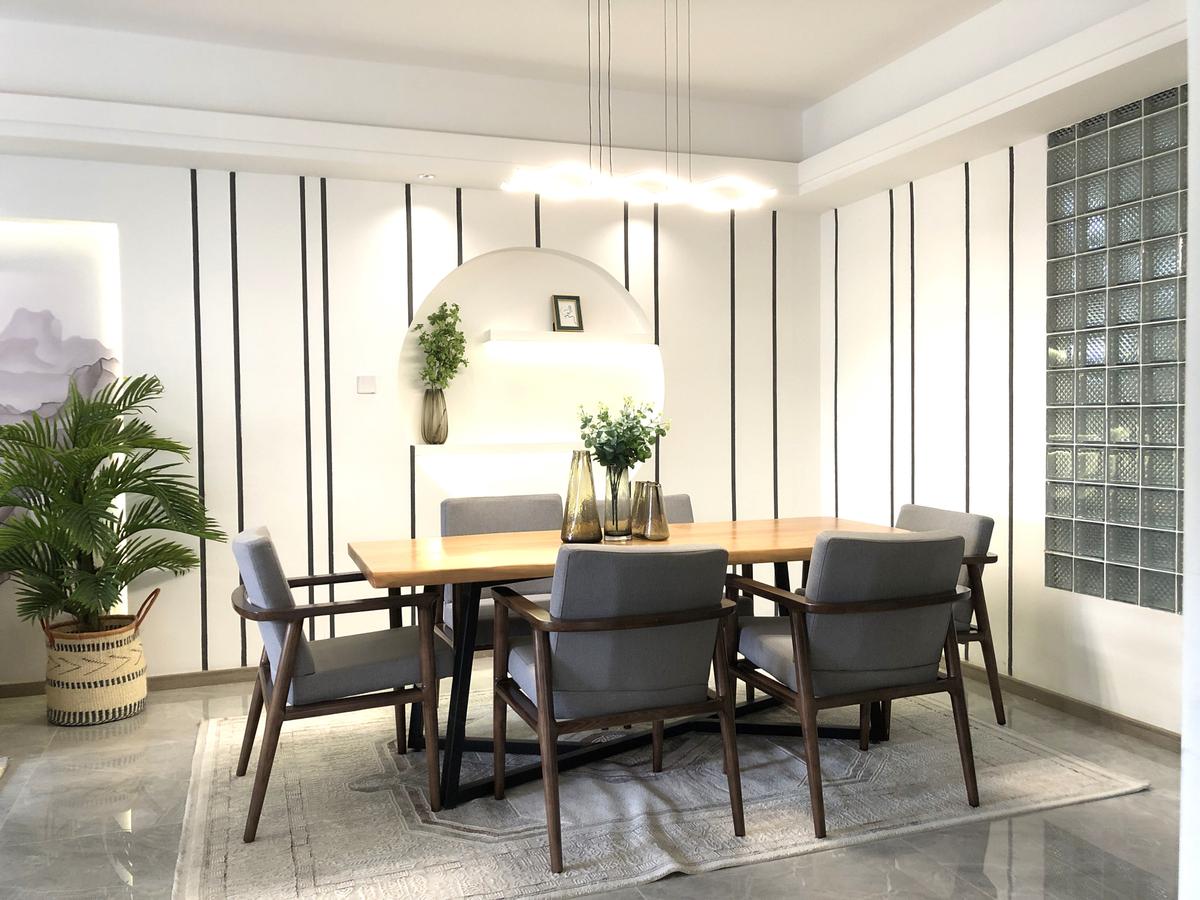 1 Bed Apartment with En Suite at Lavington - 2