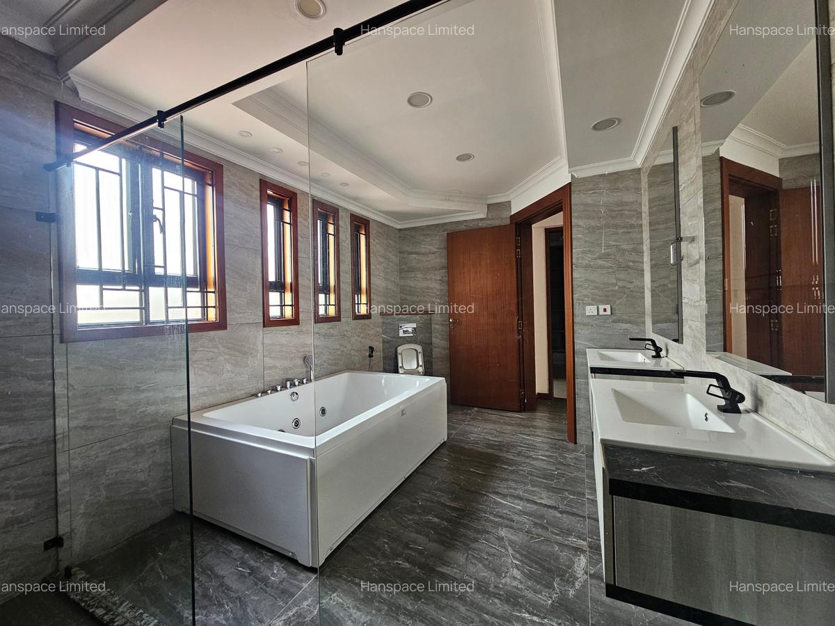 6 Bed Villa with En Suite in Lavington - 8