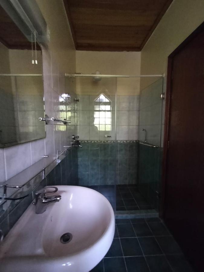 5 Bed Townhouse with En Suite in Lavington - 4