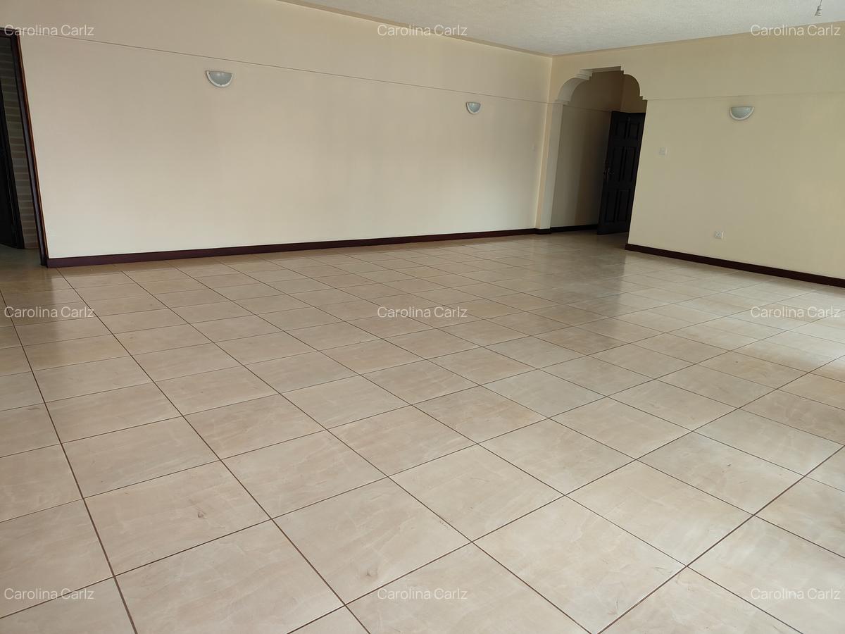 4 Bed Apartment with En Suite at Brookside Drive - 3