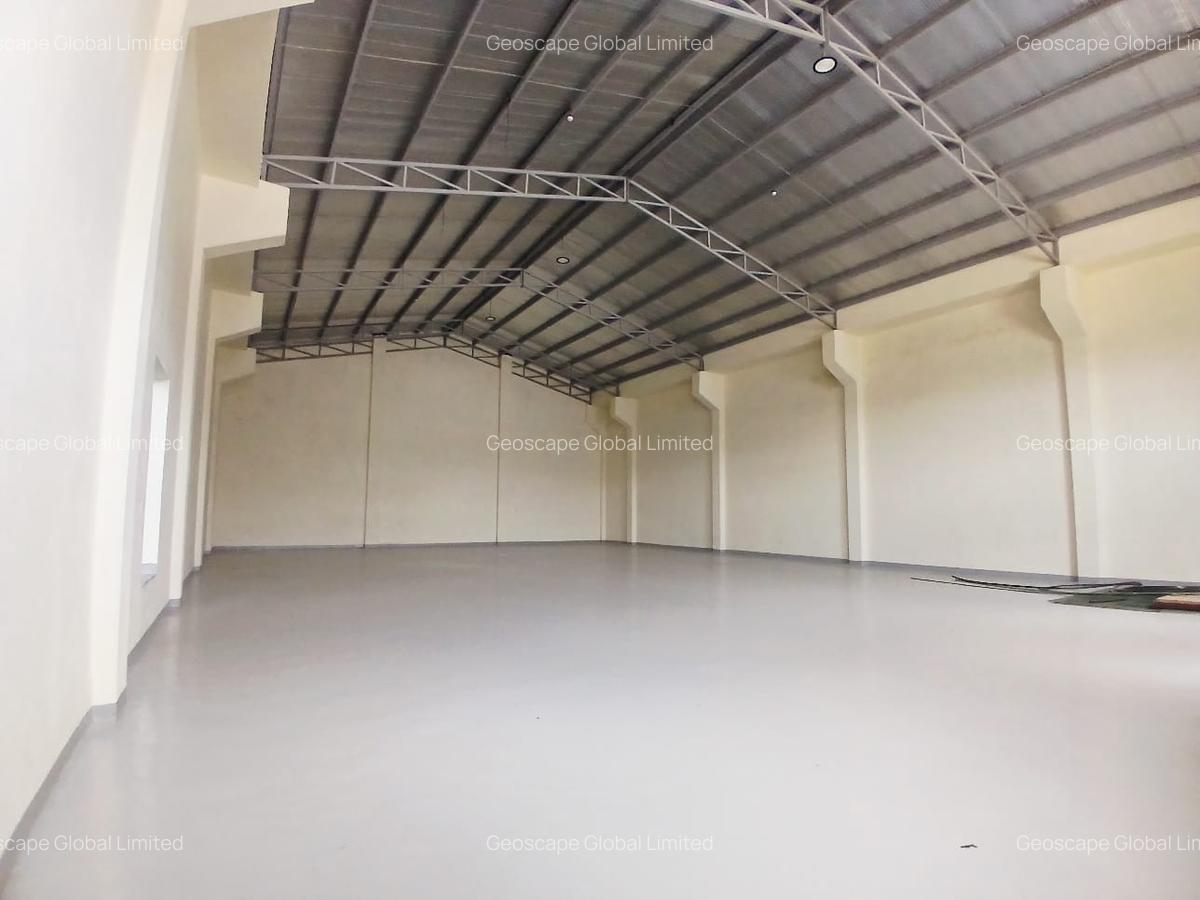 10,000 ft² Warehouse with Parking in Industrial Area - 3