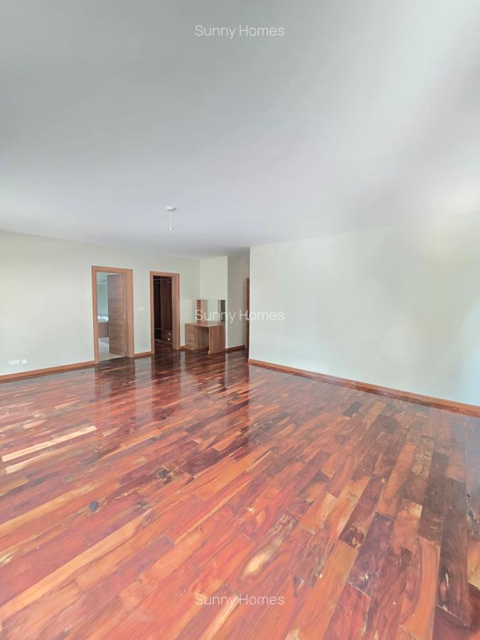 5 Bed Townhouse with En Suite at Lavington Green - 9