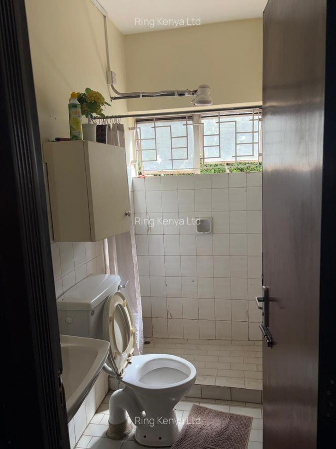 4 Bed House with En Suite in Lavington - 19
