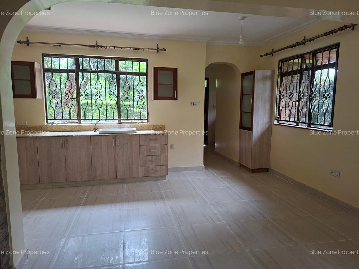 2 Bed House with En Suite at Off Mimosa Rd - 12