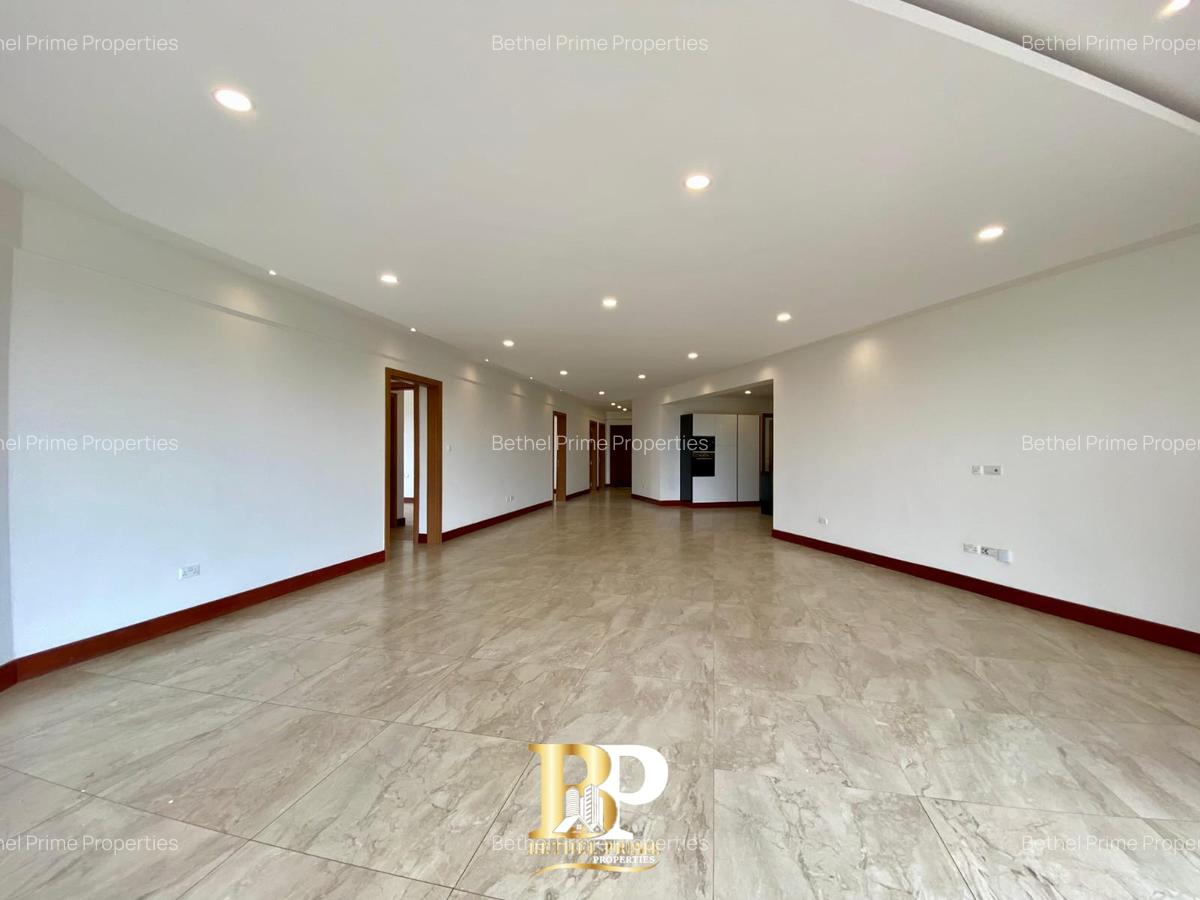 4 Bed Apartment with En Suite in Parklands - 1