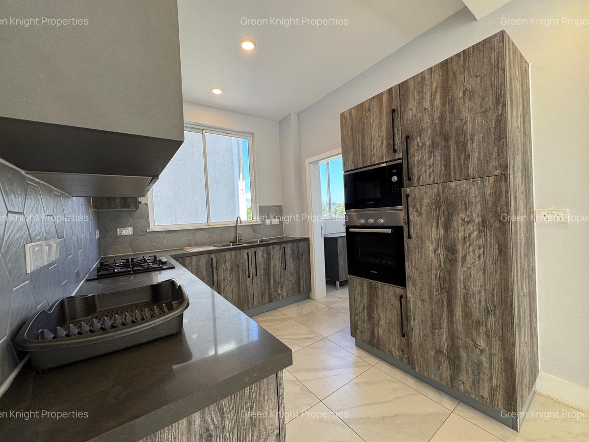 Serviced 2 Bed Apartment with En Suite in Westlands Area - 12