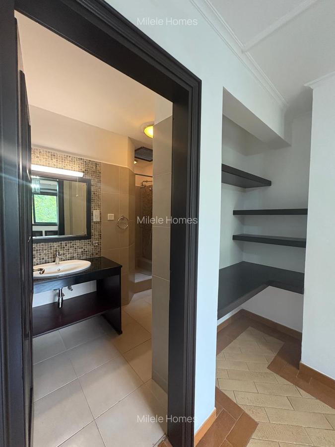 4 Bed Townhouse with En Suite at Grevillea Groove - 14