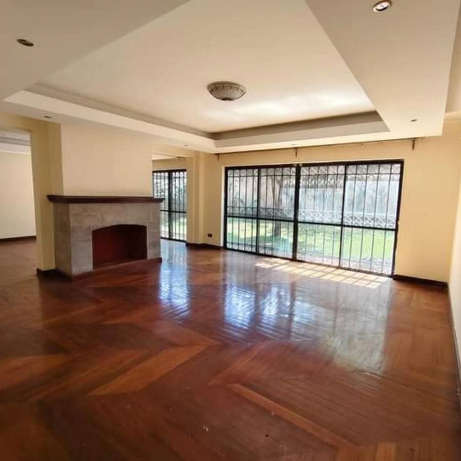 5 Bed Townhouse with En Suite at Lavington - 17