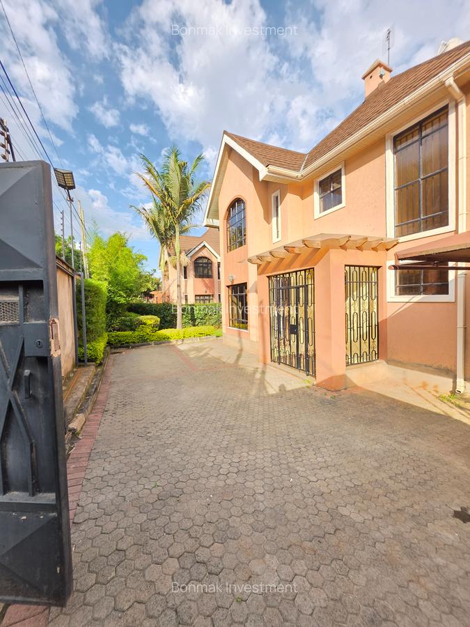 4 Bed Townhouse with En Suite at Lavington Green - 1
