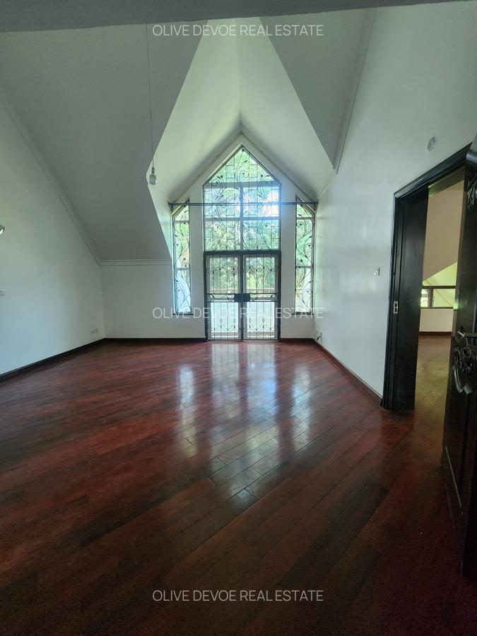 5 Bed Townhouse with En Suite in Lavington - 5