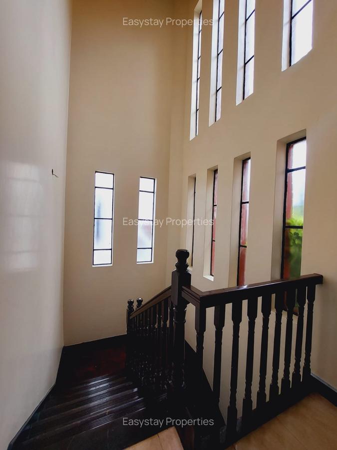 5 Bed Townhouse with En Suite in Riverside - 5