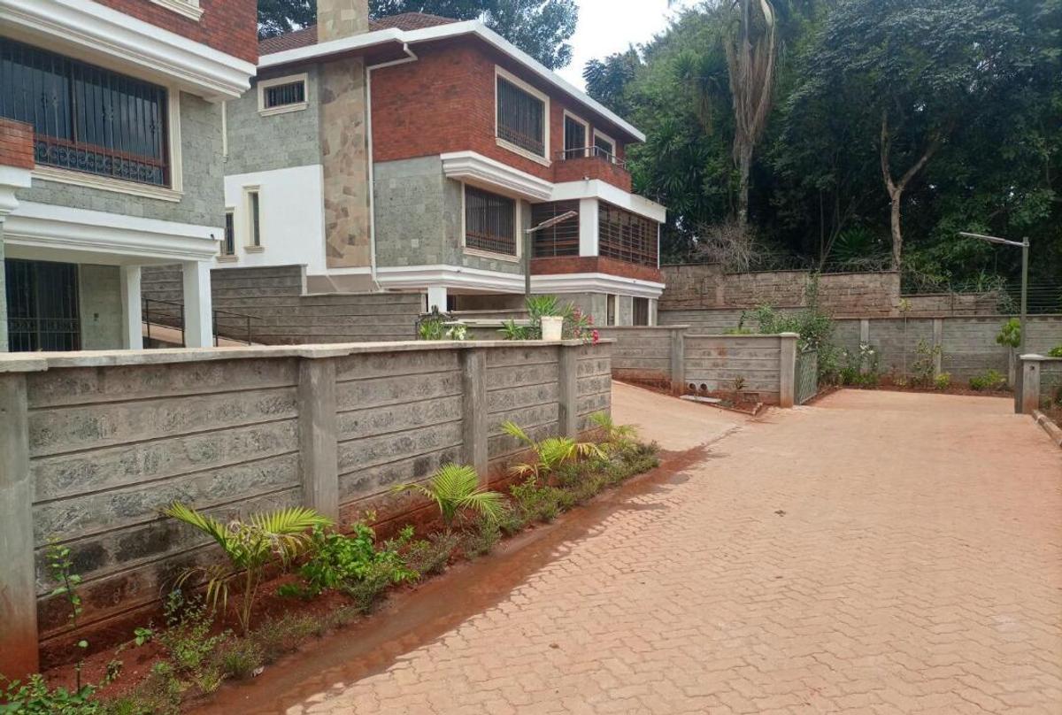 5 Bed House with En Suite in Spring Valley - 16