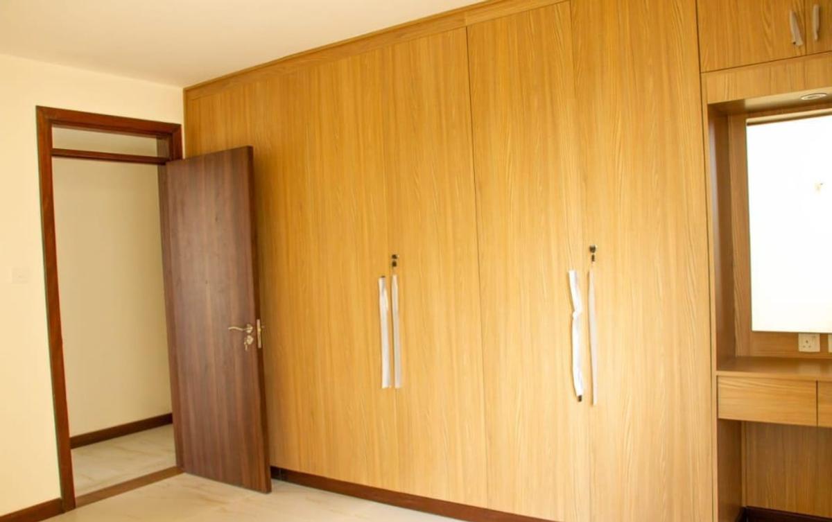 2 Bed Apartment with En Suite in General Mathenge - 18