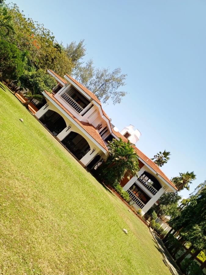 5 Bed House with En Suite at Nyali - 2