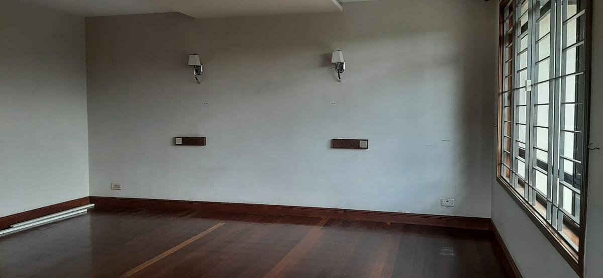 4 Bed House with En Suite in Runda - 16