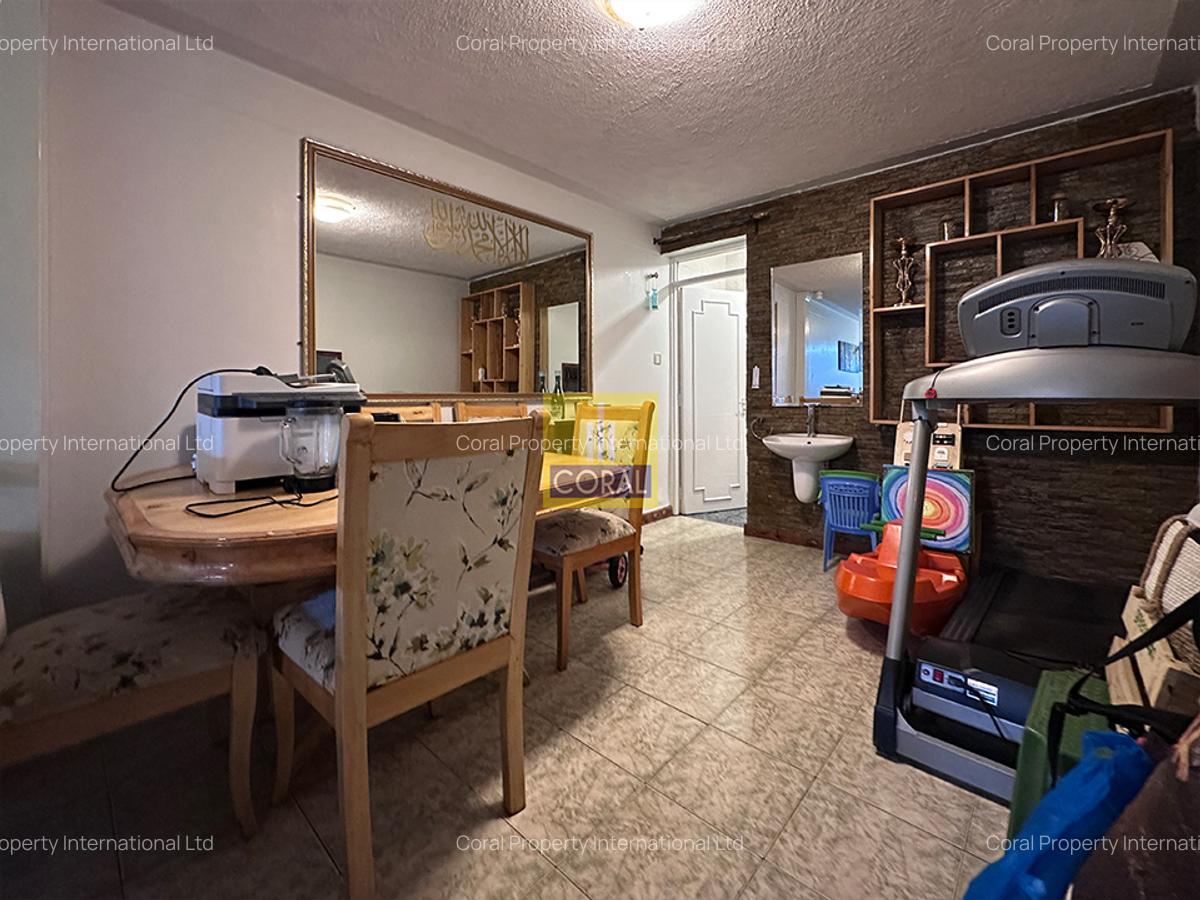 4 Bed Townhouse in Parklands - 18