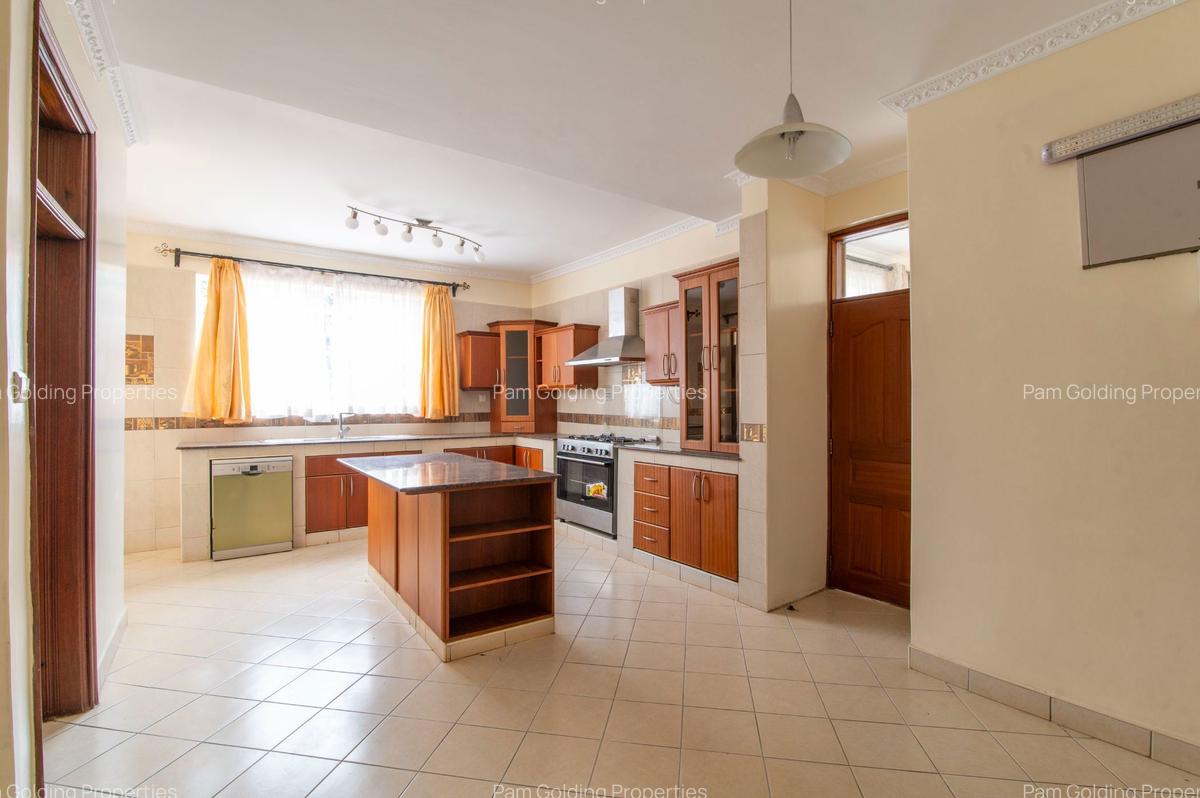 4 Bed House in Runda - 9