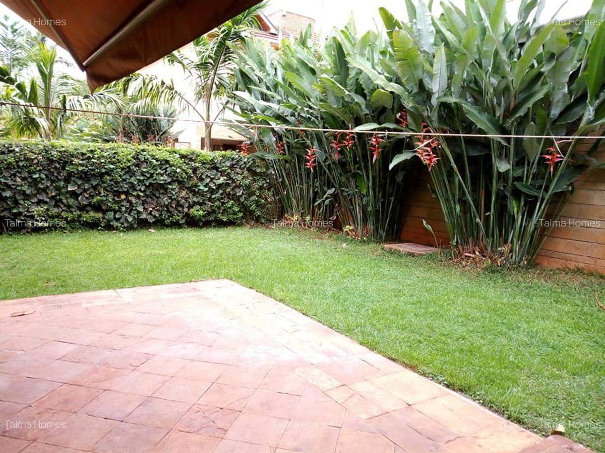 5 Bed Townhouse with En Suite at Off Convent Drive - 16