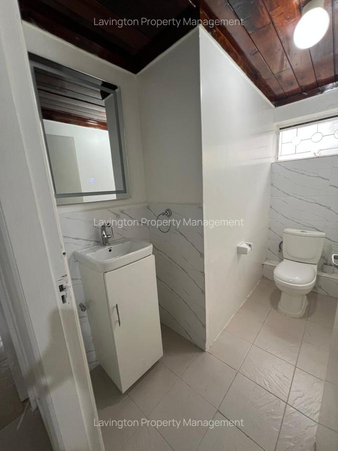 4 Bed House with En Suite at Lavington Green - 15