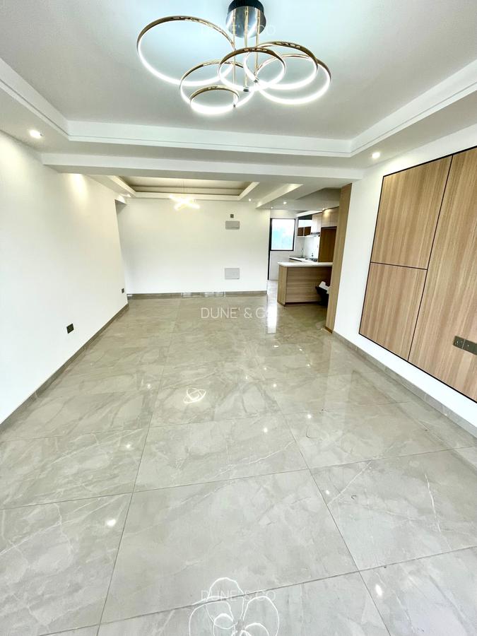 3 Bed Apartment with En Suite in Riverside - 5
