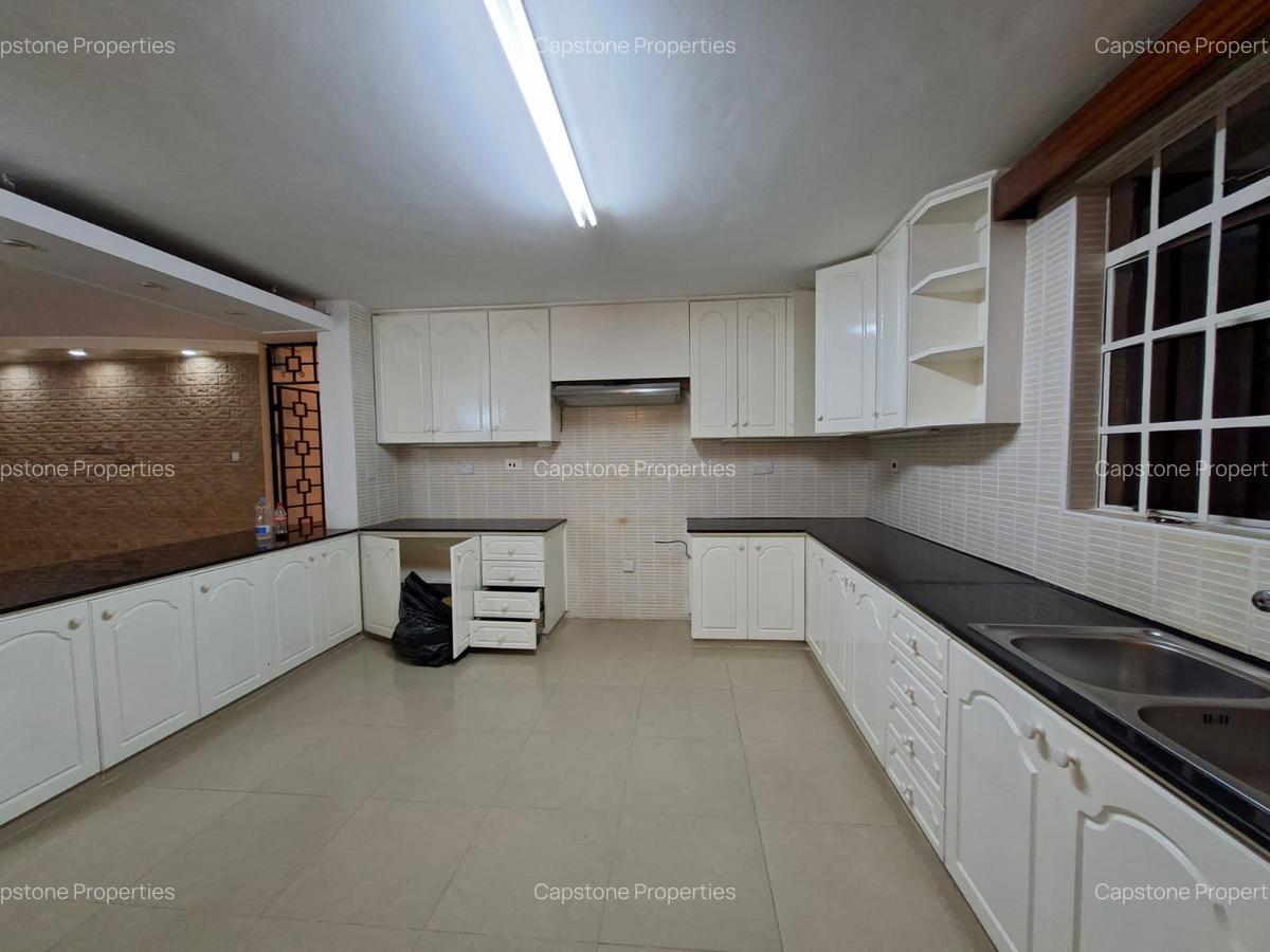 3 Bed Apartment with En Suite in Westlands Area - 9