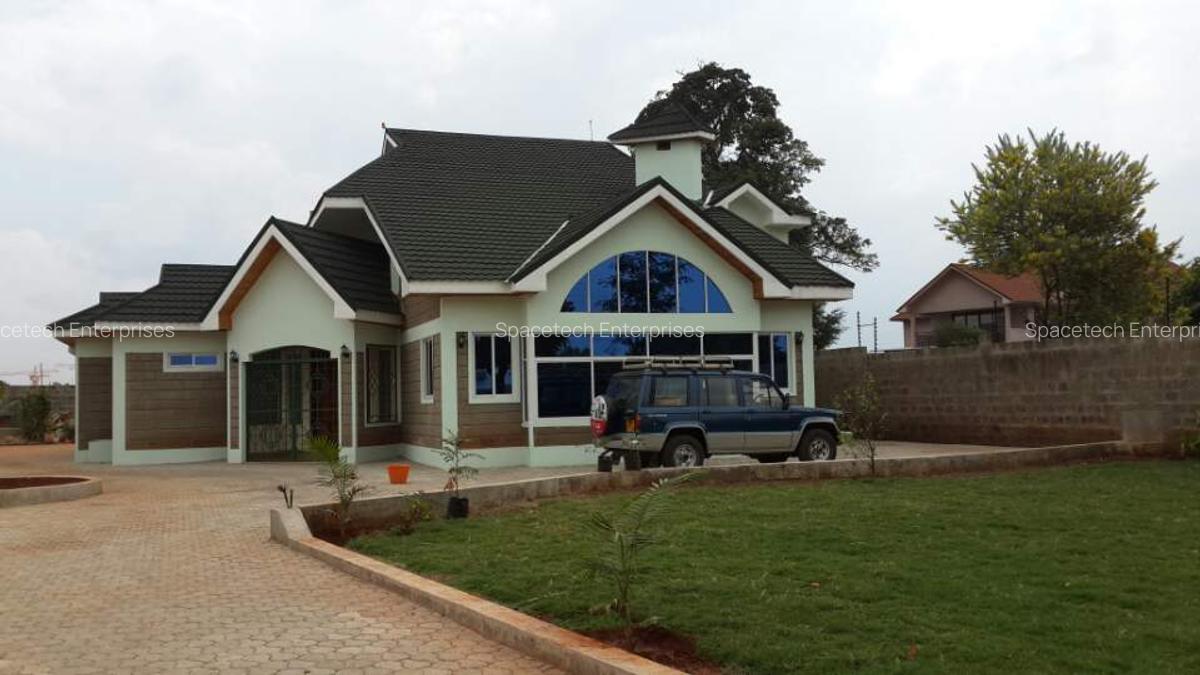 5 Bed House with En Suite in Runda - 3