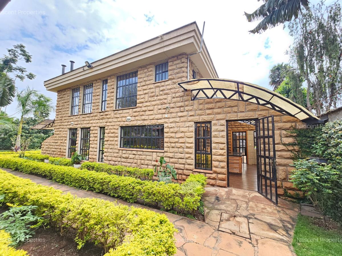 5 Bed House with En Suite in Nyari - 1