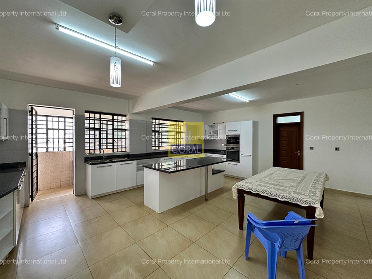 4 Bed Apartment in Parklands - 3