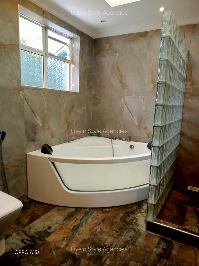 4 Bed House with En Suite in Runda - 13