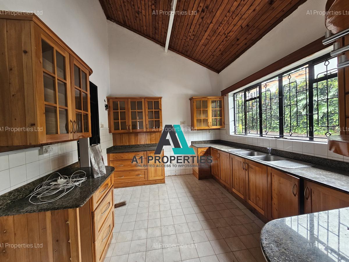4 Bed Townhouse with En Suite in Lavington - 4