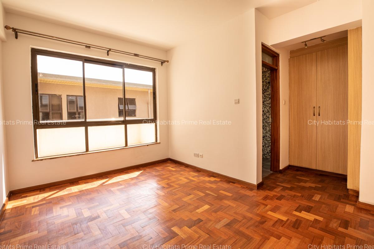 5 Bed Apartment with En Suite in Westlands Area - 8