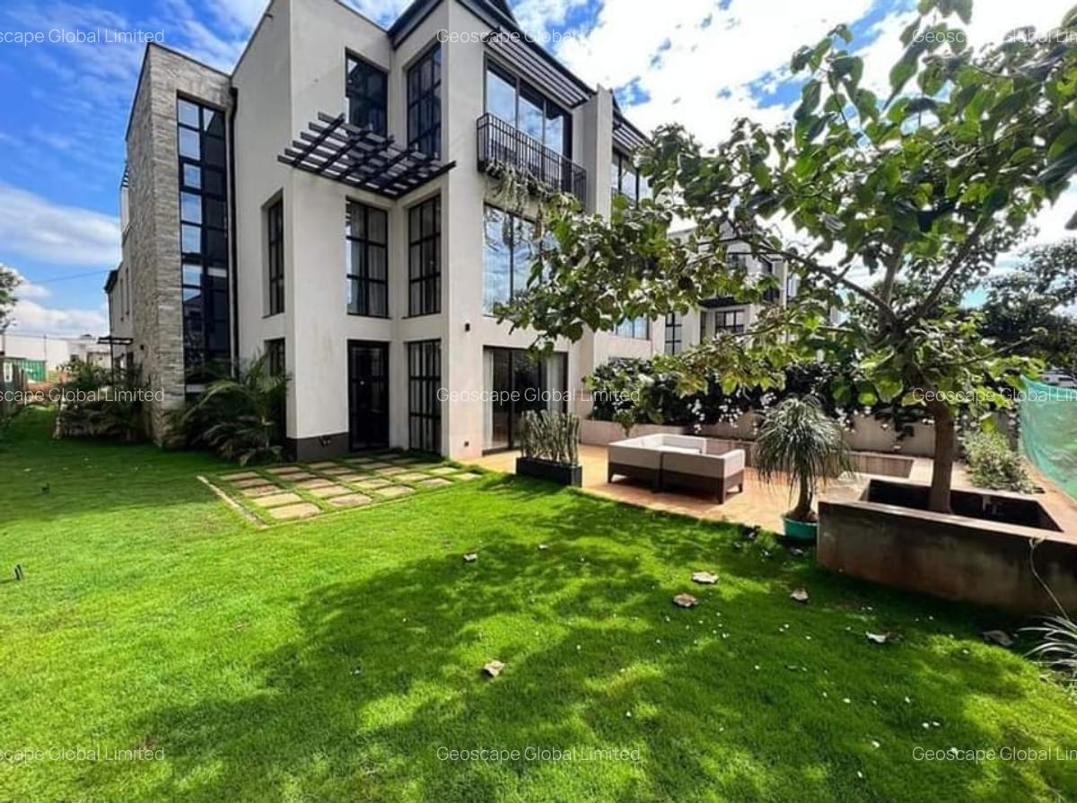 5 Bed Townhouse with En Suite in Runda - 1