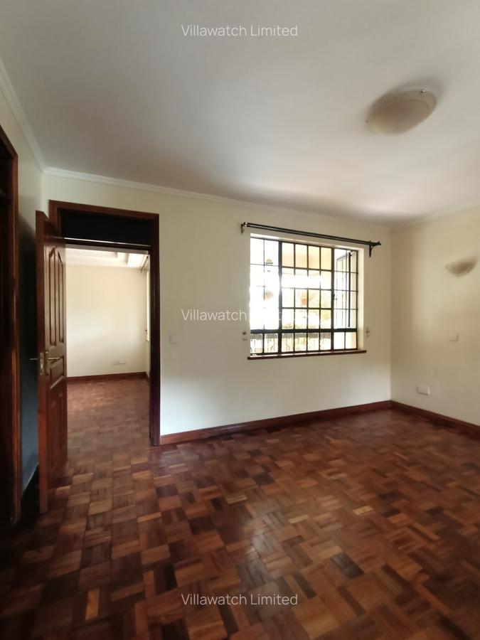 5 Bed Townhouse with En Suite in Lavington - 7