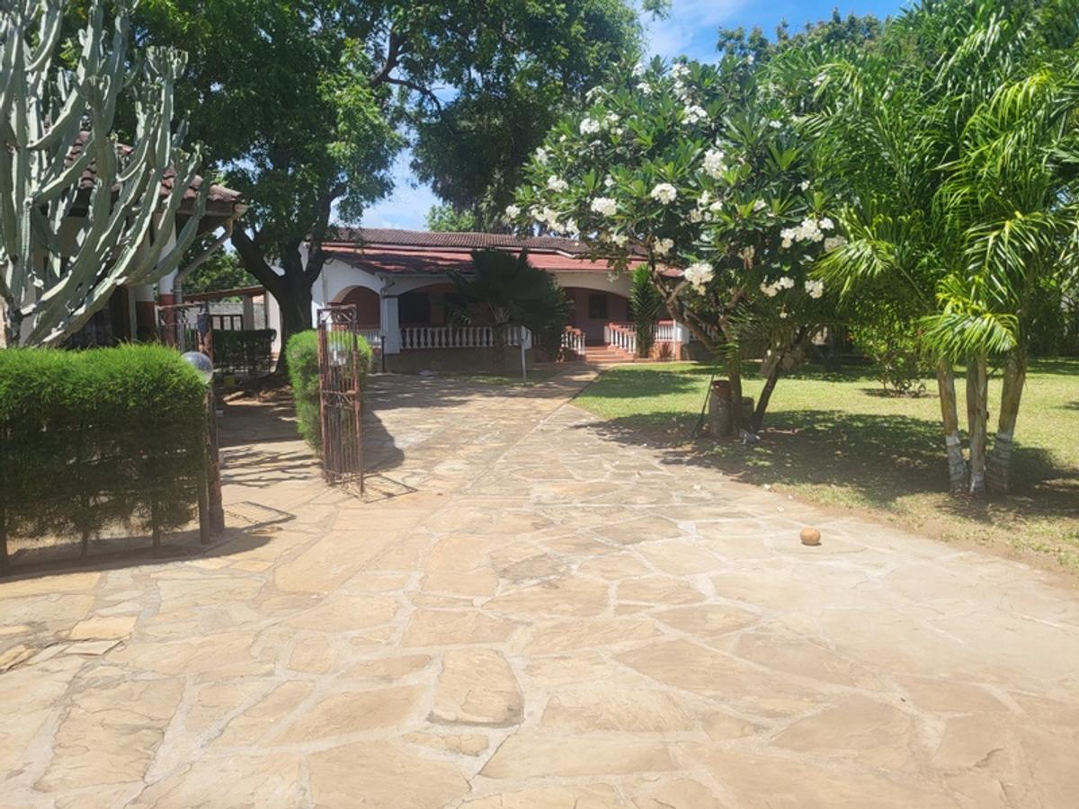 3 Bed House with Staff Quarters in Malindi - 4