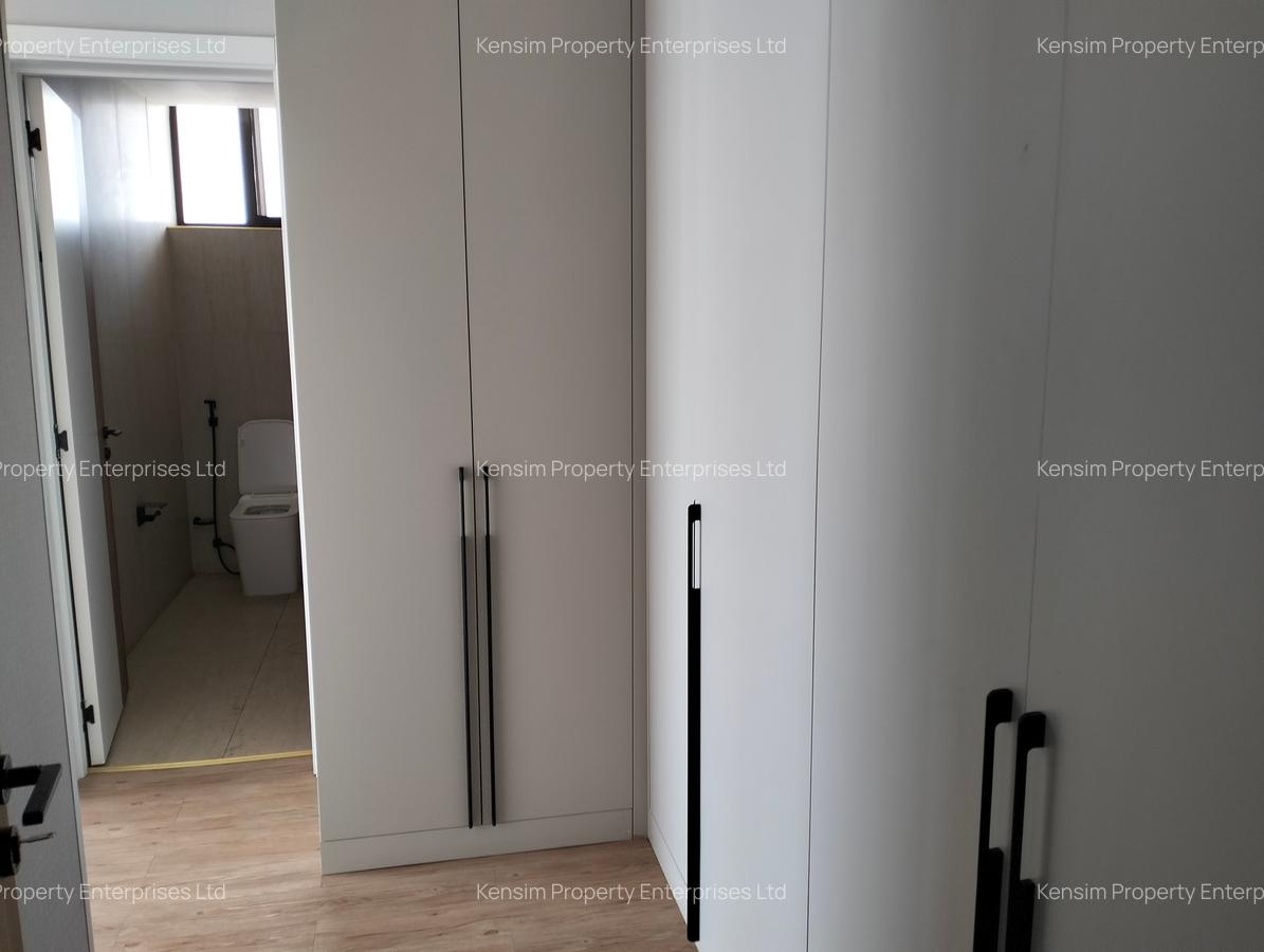 3 Bed Apartment with En Suite in Brookside - 8