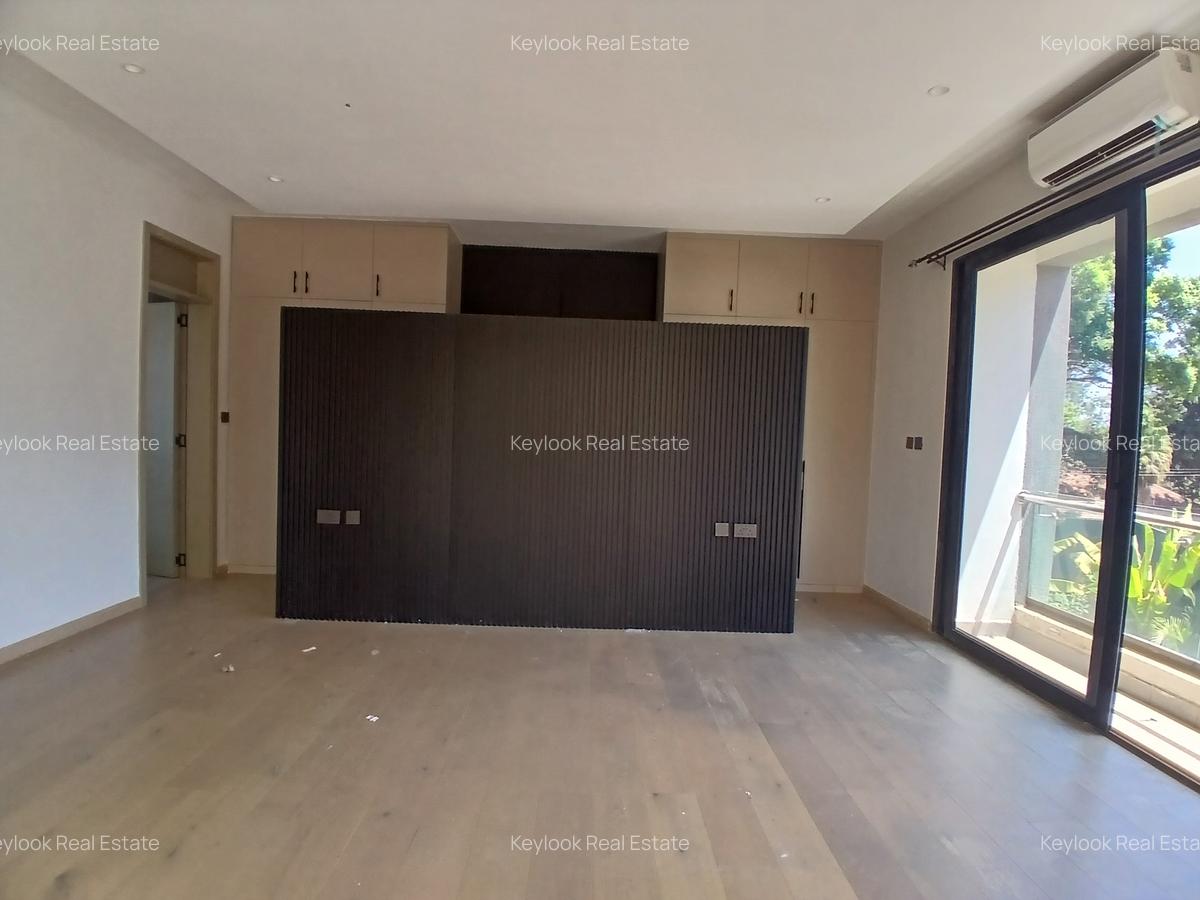 4 Bed Townhouse with En Suite at Lavington Green - 10