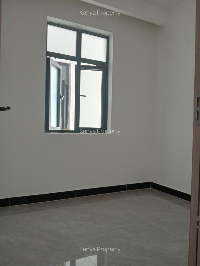 2 Bed Apartment with Swimming Pool in Kilimani - 15