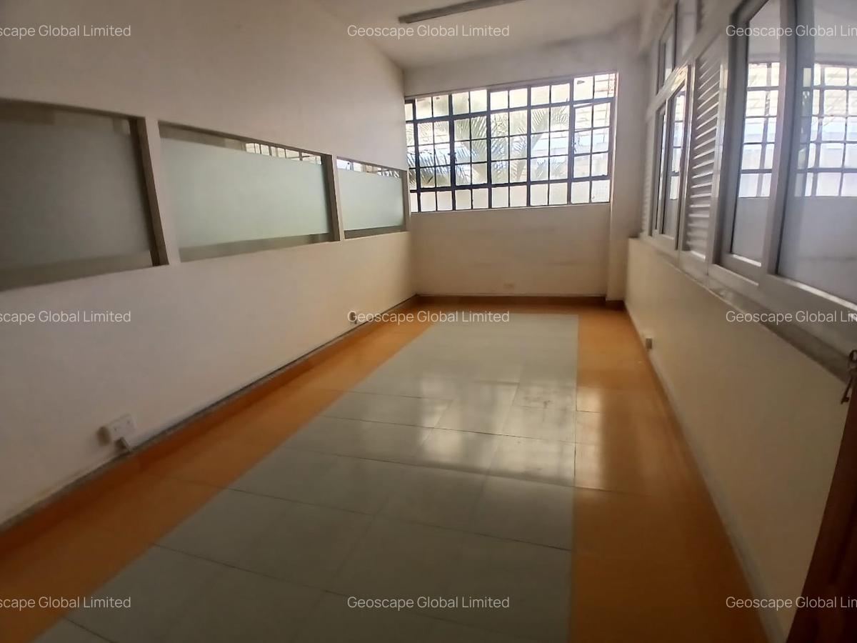 10,000 ft² Warehouse with Parking in Mlolongo - 3