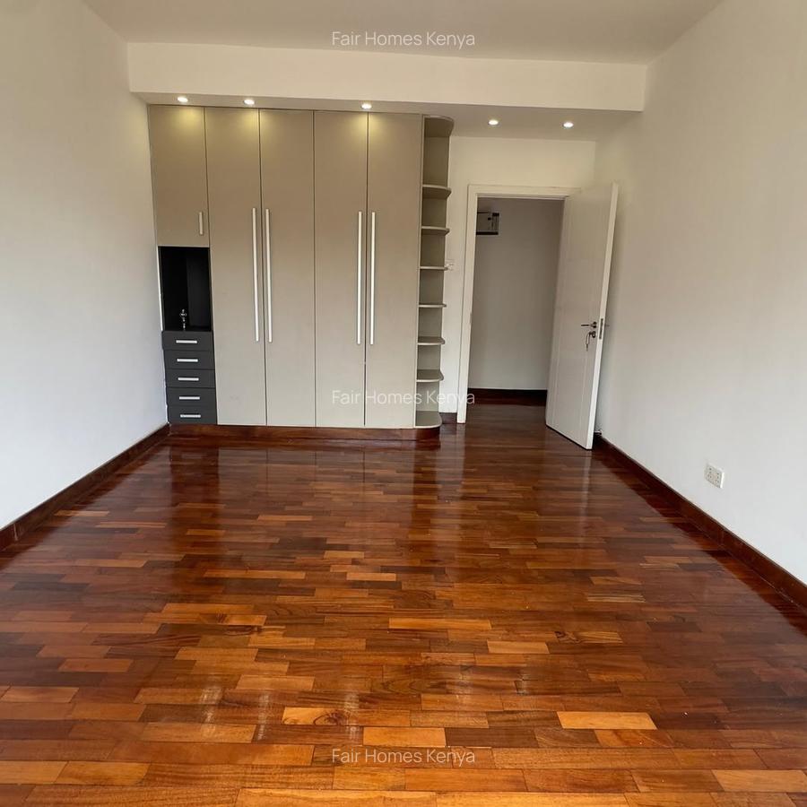 3 Bed Apartment with En Suite at Othaya Road - 5