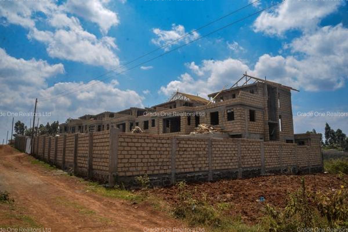 5 Bed Villa with En Suite at Karai - 13