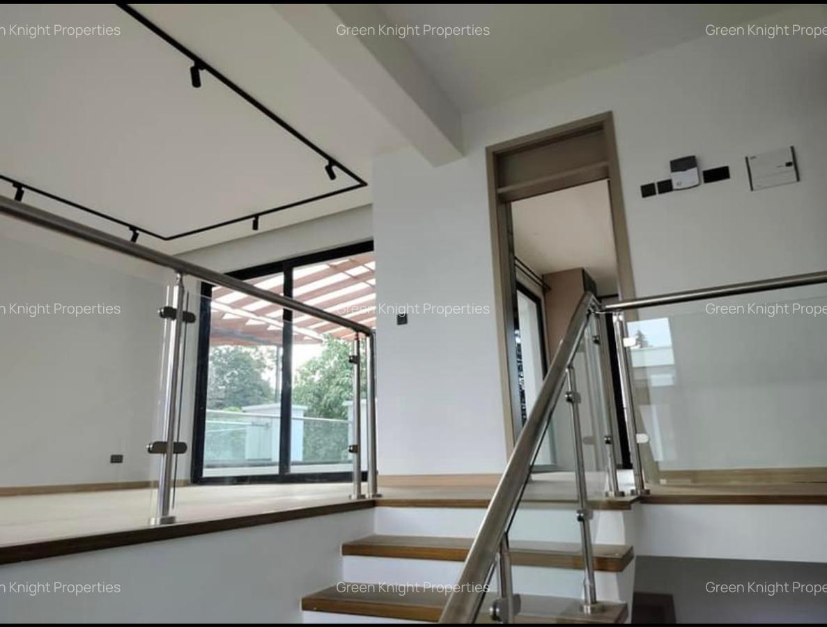 5 Bed Townhouse with En Suite in Lavington - 5