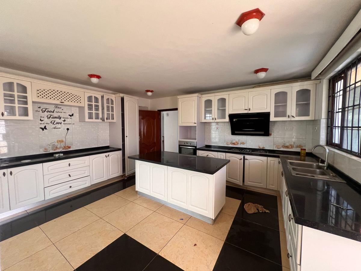 5 Bed Villa in Runda - 10
