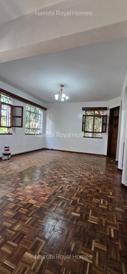 5 Bed House with En Suite at Redhil Close - 6